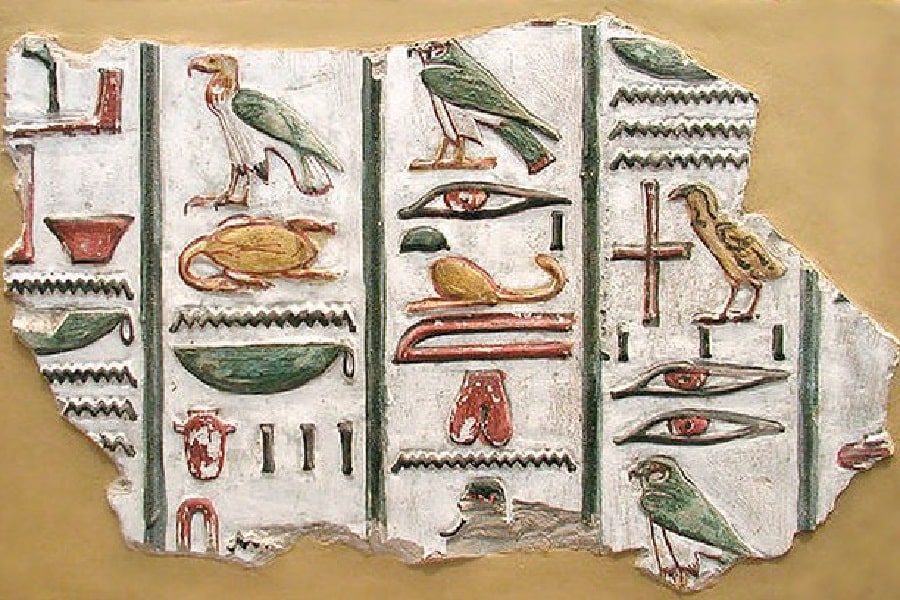 Hieroglyphs-from-the-tomb-of-Seti-I