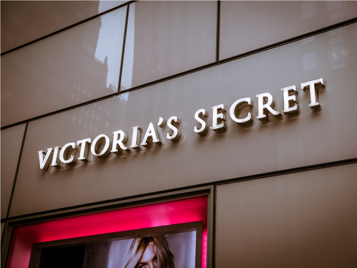 ⭐️💙🌹 📺 Season 1 - Episode 9 ⭐️ Fran wears Victoria's Secret! → Roy  Raymond was inspired to start Victoria's Secret